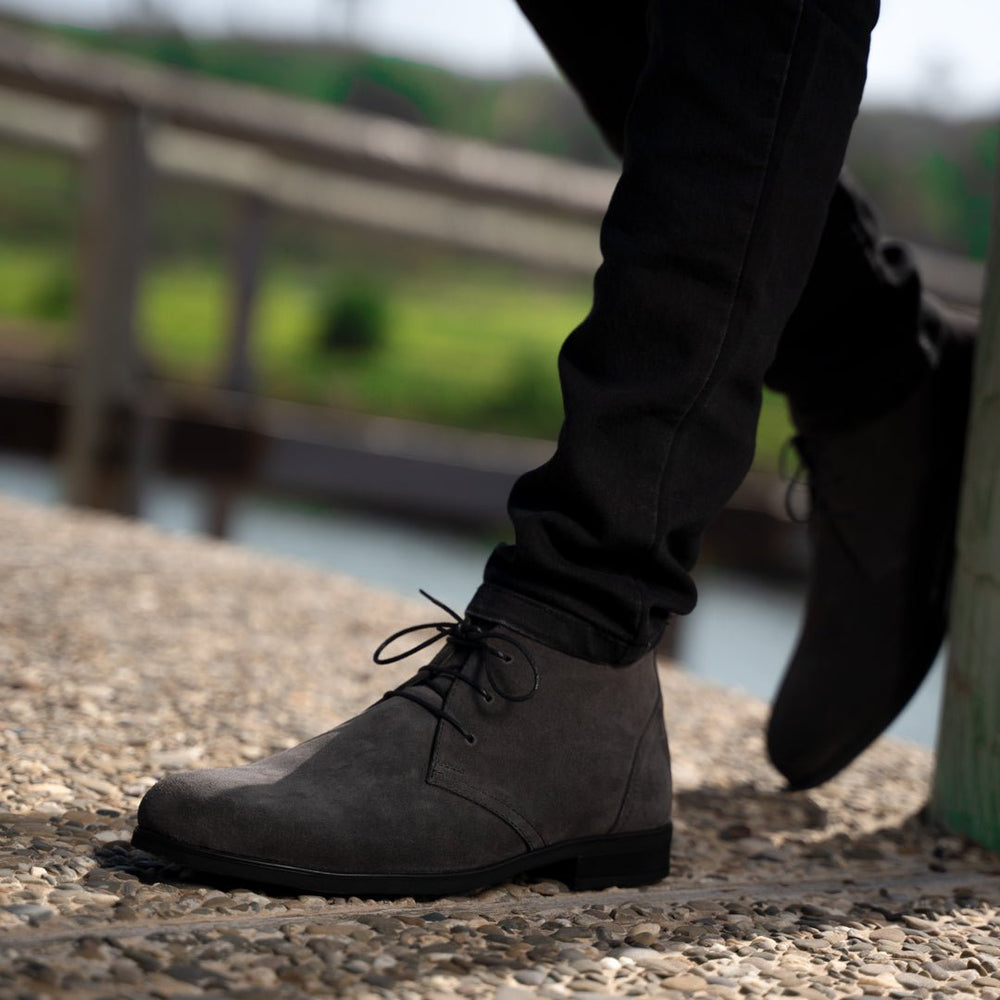 Ashley: Demi Bottes Homme - Daim Gris - Bleather Maroc