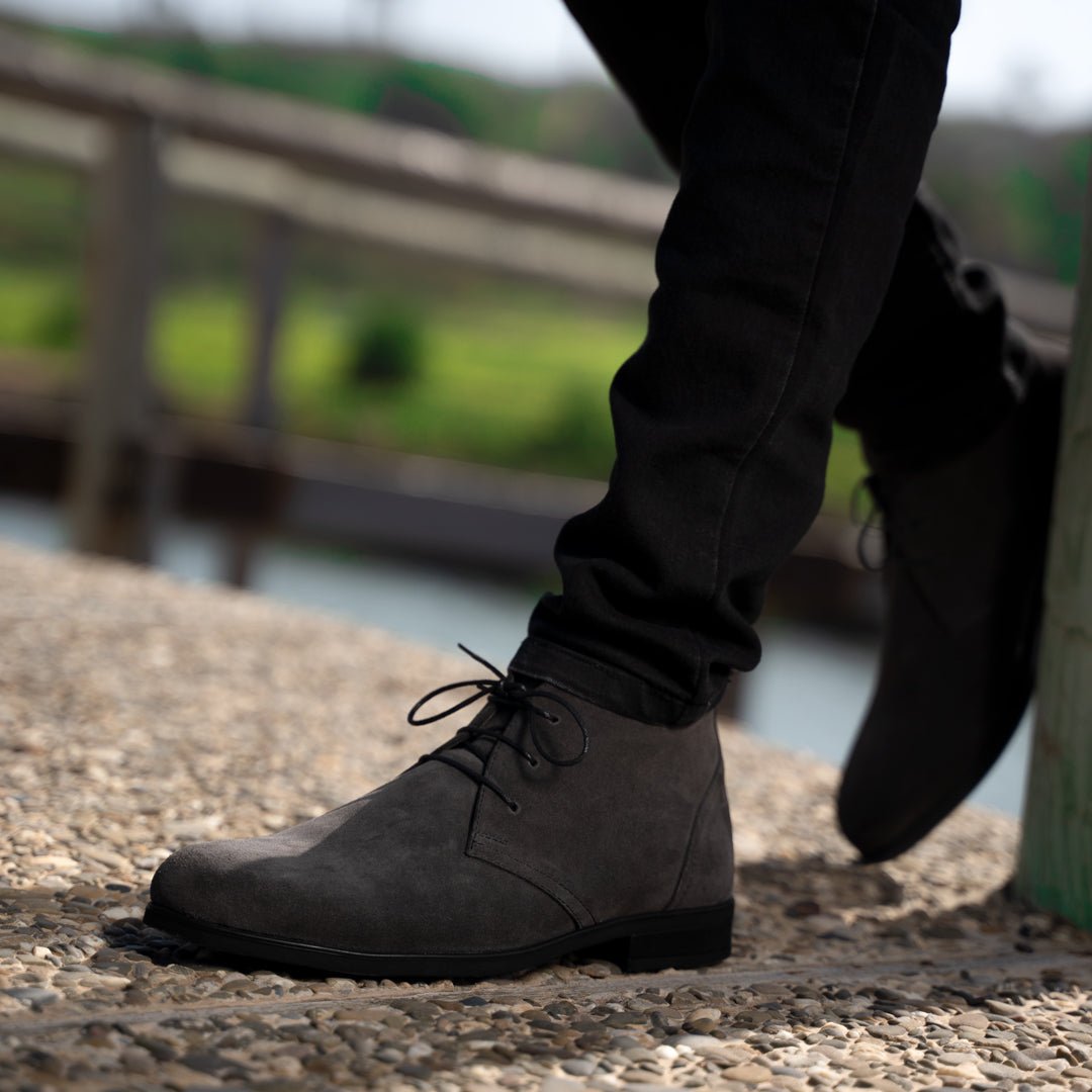 Ashley: Demi Bottes Homme - Daim Gris - Bleather Maroc