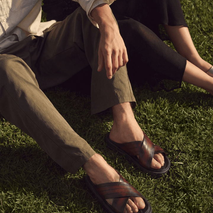 Opulent: Sandales Homme - Cuir Bordeaux Gravé - Bleather Maroc