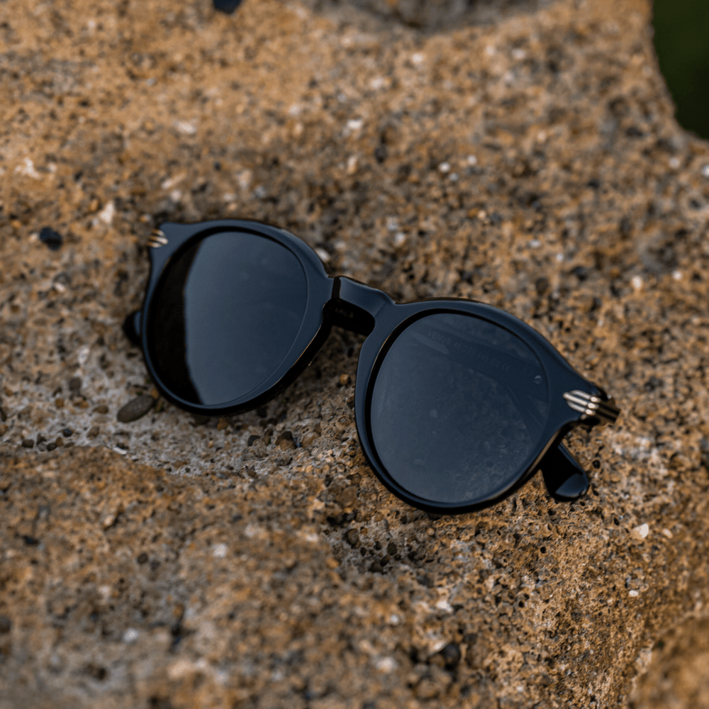 Venus: Lunettes de soleil de luxe Noir - Bleather Maroc